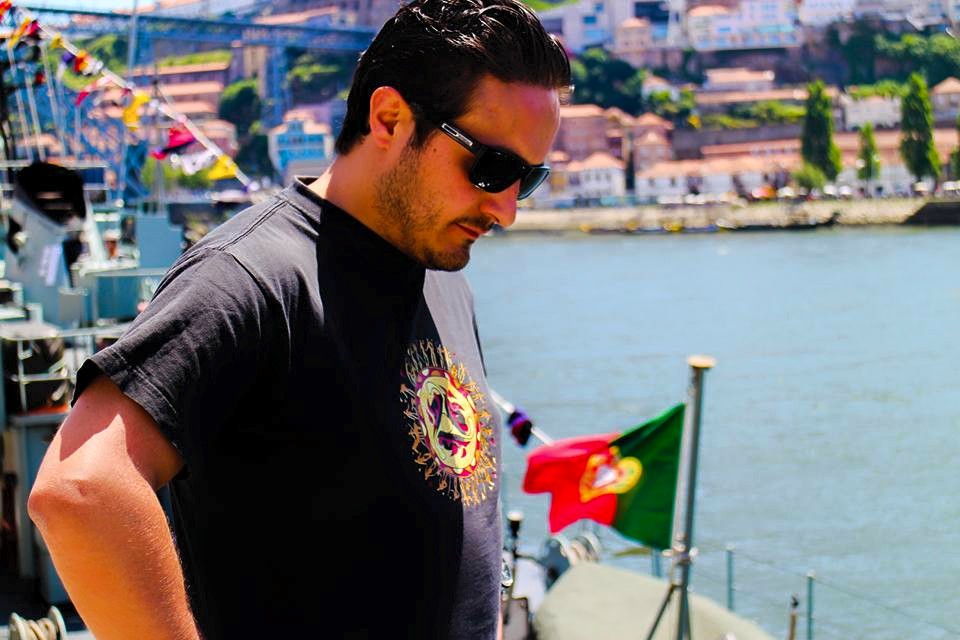 Il creatore di Craftygiftsplace, fotografato a Porto, Portogallo
